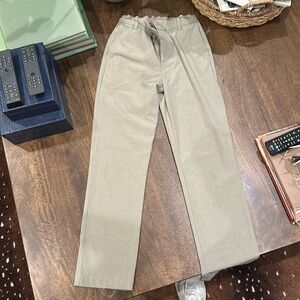 Vineyard Vines Performance khakis
Boys Size 16
Like New